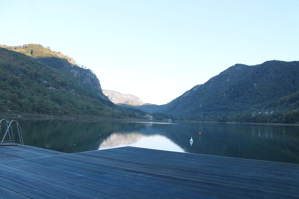 Готель Bungalovi Enco Boracko Jezero Сараєво Екстер'єр фото